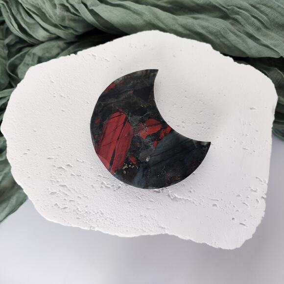 African Bloodstone Moon Crystal Carving - Picture 3 of 7